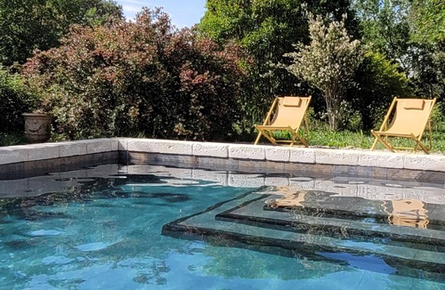 Mondragon Apartment | In the middle of the vineyards heated pool air conditioning inwinegrower's house