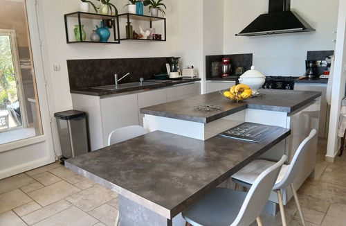 La Roquebrussanne Villa | In the Var, rent a villa with swimming pool at la Roquebrussanne July/August
