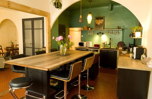 Besse-sur-Issole Apartment | In the village