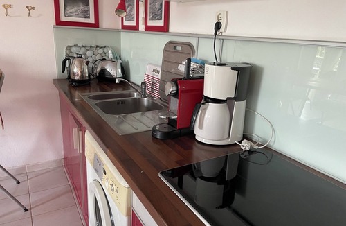La Madrague Apartment | independent apartment on the ground floor