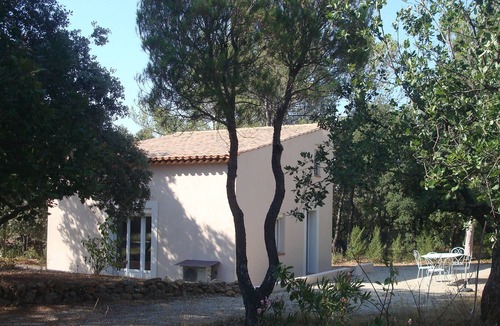 Jouques House | Independent small house in Jouques, a typical "provençal" village