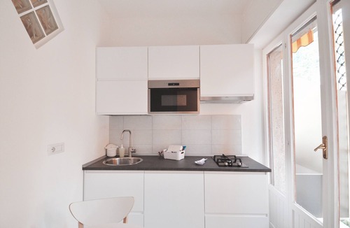 Minori Apartment | IRIS - Master Bedroom indipendent access