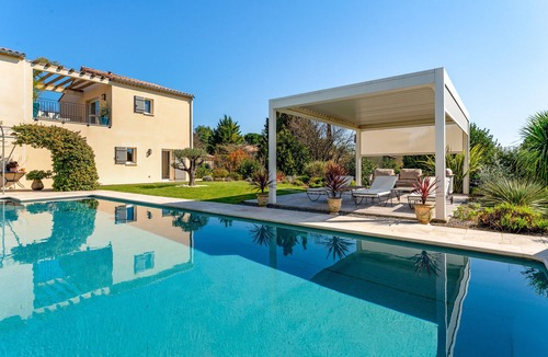 Fontareches Apartment | “Jamin” Room with Private Terrace, Wi-Fi, and Air Conditioning