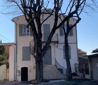 Lambesc Apartment | Joli studio centre village