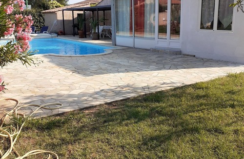 Pignans House | Joli T1 Avec Piscine et Parking Privé