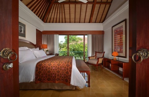 Kesiman House | Kama Village 10 Bedroom in Kesiman