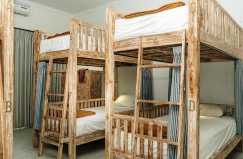 Padonan House | Kamer kost Syariah & VILLA BERAWA CANGGU Bike Rental
