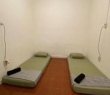 Padonan House | Kamer kost Syariah & VILLA BERAWA CANGGU Bike Rental
