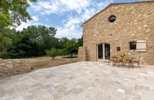 Caderousse House | L'Abri Cotheri by Interhome