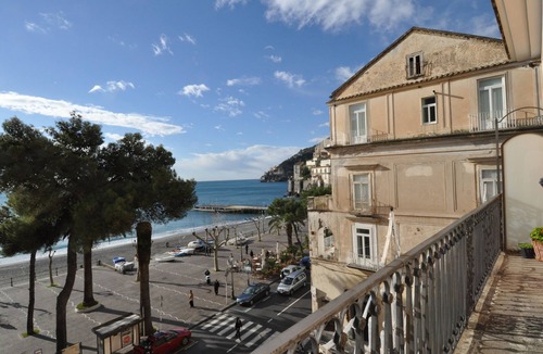 Minori Apartment | L'Ancora - Bright Sea front, Self Catering Apartment