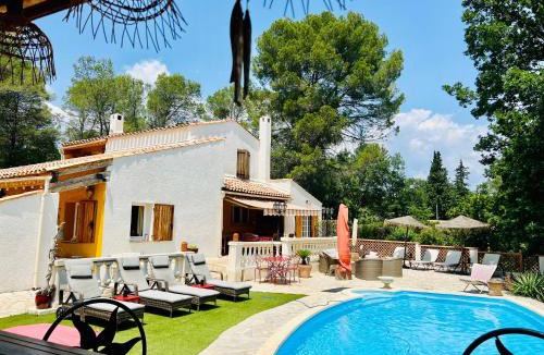 Draguignan Bed & Breakfast | L'escale chambres d'hôtes et gîte