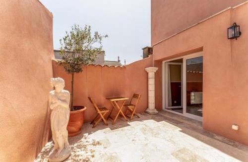 Orange Apartment | L'Escale Romaine