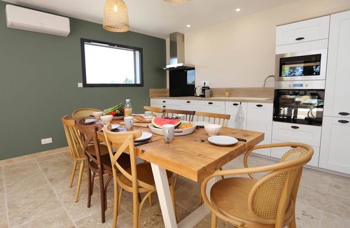 Vers-Pont-du-Gard Apartment | L'Olivier villa with private pool