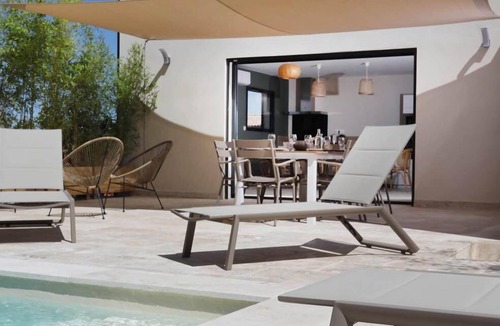 Vers-Pont-du-Gard Apartment | L'Olivier villa with private pool
