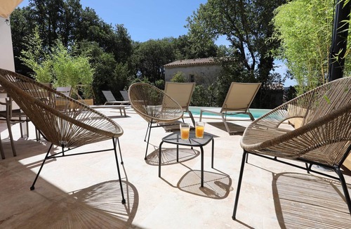 Vers-Pont-du-Gard Apartment | L'Olivier villa with private pool