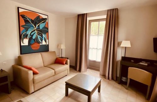 Boulbon Hotel | La Bastide de Boulbon