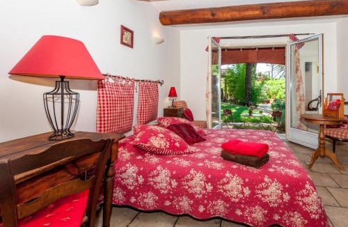 Castillon-du-Gard Bed & Breakfast | La Bastide des Pins