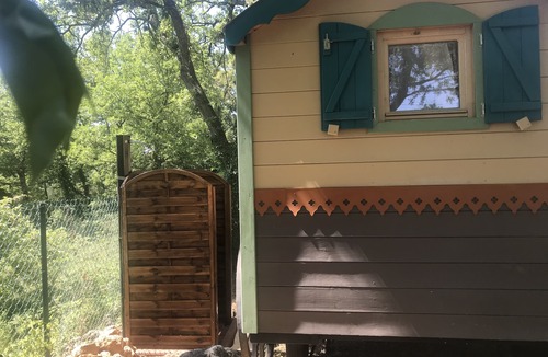 Saint-Paul-en-Foret Villa | LA BRINDILLE Charming gypsy caravan, in the forest, all comforts 2/3 p Swimming pool
