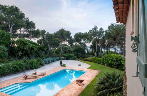 Carqueiranne Villa | La californienne, Magnifique mas provençal avec piscine
