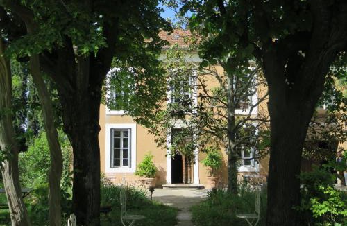 Tresques House | La Glacière, ostalarià agricol