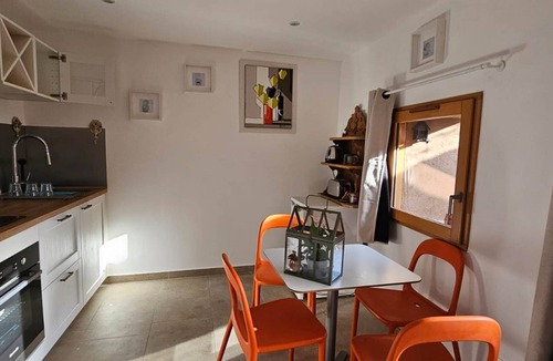 Cuers Apartment | La grange du vigneron et du vendangeur 8 pers.