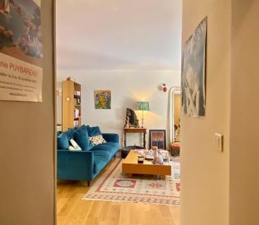 Molleges House | La maison bleue