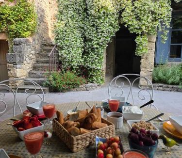 Beaumont-du-Ventoux Bed & Breakfast | La Maison de Piolon
