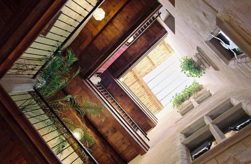 Forcalquier Bed & Breakfast | La Maison des Chapitres