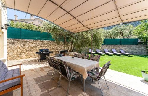 Robion Villa | La Maison des Oliviers