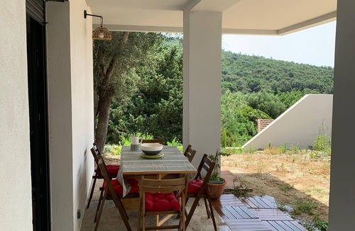 Cavaliere Villa | La Maison Rose - 3 stars Garden level large 4 room villa - 500m from the beach.