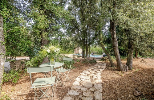 Bonnieux Villa | La Mathilde - Premium Pool Villa Private Tree-Top Adventure