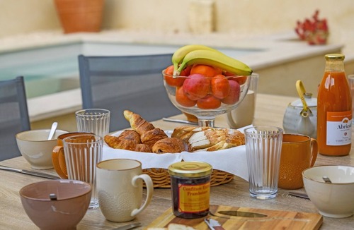 Maussane House | La Petite Maussanaise house-swimming pool