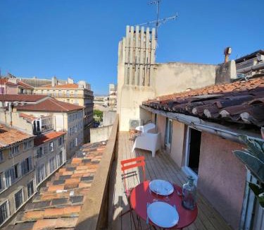 Hotel-de-Ville Apartment | La Petite Lucarne - appartement neuf sur le Vieux-Port - centre ville - proche du Panier, Mairie et Canebière