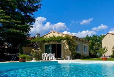 Robion House | La petite maison avec piscine face au Luberon