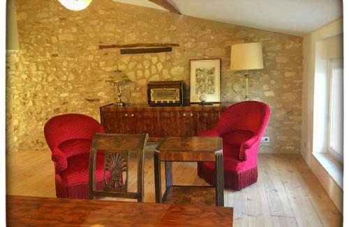 Apt House | La Providence