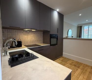 Gueret Apartment | La Suite Haussman