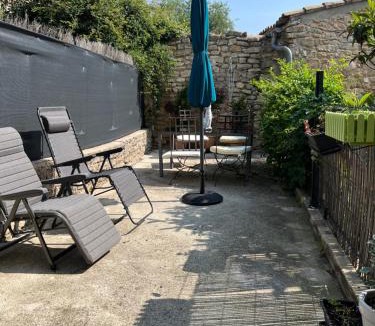 Caromb Apartment | La terrasse de Caromb face au Mont VENTOUX maison avec clim