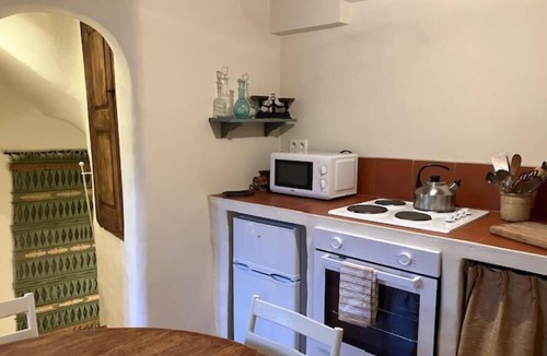 Entrecasteaux House | La Tourelle aux hirondelles