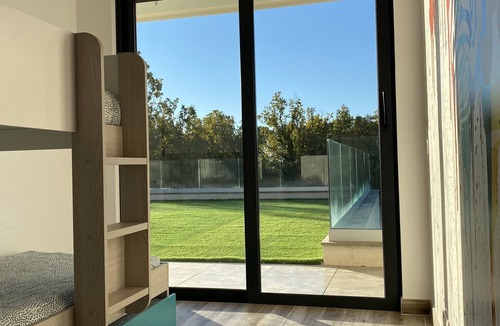 Saint-Cezaire-sur-Siagne Villa | La Villa Blanche (heated, air-conditioned swimming pool and numerous activities)