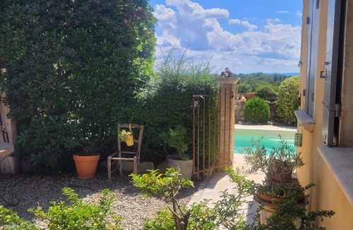 Velleron House | La Villa Haut Perché