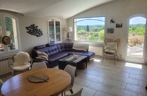Velleron House | La Villa Haut Perché