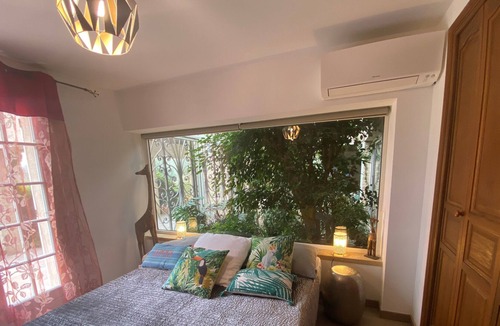 Sainte-Tulle Villa | Large 100% air-conditioned Provencal villa with swimming pool, pool house, pizza oven, grounds