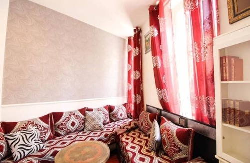 Noailles Apartment | Large 4-room apartment