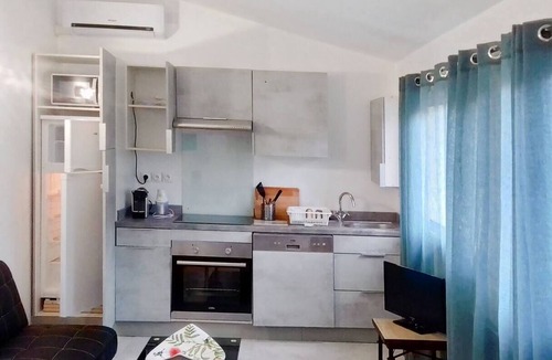Vedene Villa | Large and beautiful character villa located in peace and nature
