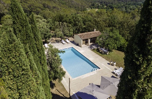 Lorgues Villa | Large estate with authentic Provencal villa