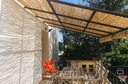 Ledenon House | Large family villa with shaded terraces, garden and swimming pool