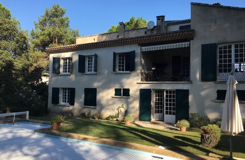 Charleval House | Large Provencal villa in the heart of Provence with garden and swimming pool