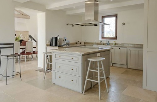 Roussillon House | Large renovated farmhouse w/ pool, in the Luberon