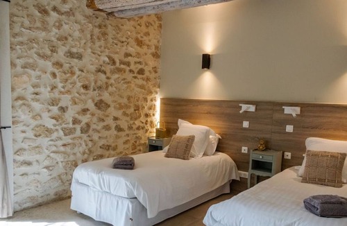 Roussillon House | Large renovated farmhouse w/ pool, in the Luberon
