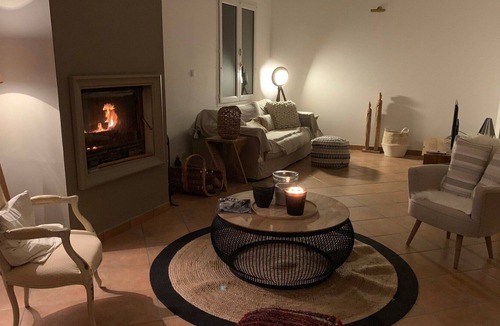 La Roque-sur-Pernes House | Lazoie- - Four Bedroom House, Sleeps 8